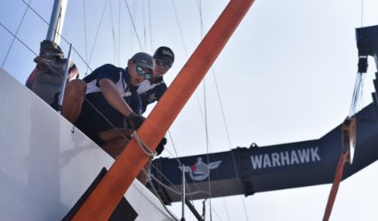 台灣最具經驗之龍門吊車操作團隊，提供最安全與保護船隻之起吊服務。